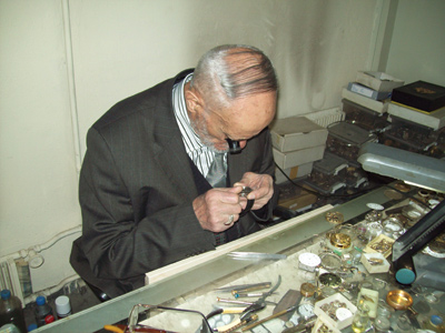 Zaman Durmaz / Antika Saat Ustası Nuri Yücesoylu