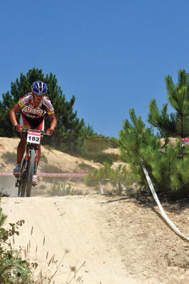 Zirveye Doğru Çevrilen Pedal / Dağ Bisikletçisi İlhan Erdinç Türkyılmaz