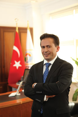 Sosyal Medya ile Bürokratik Oligarşiyi Ortadan Kaldırıyor. / Tuzla Belediye Başkanı Şadi Yazıcı