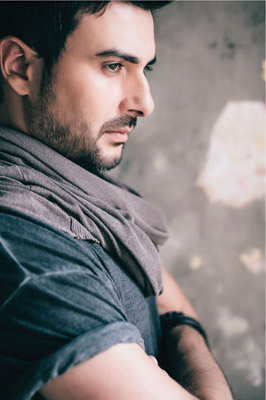 Bu Pırıltılı Dünyanın Işıklarına Kanmamak Gerekiyor / Gökhan Tepe