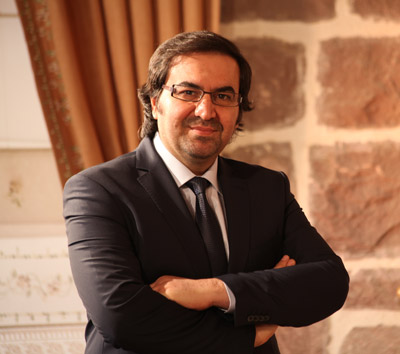 İlahiler Âşık Gönüllere Hitap Eder / Mustafa Demirci