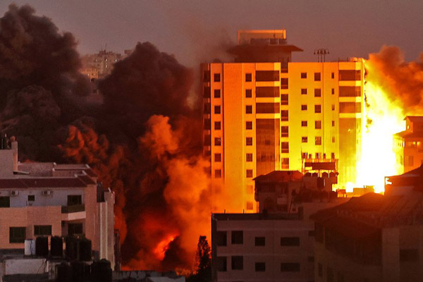 Gazze’de Yaşananlar Bir Soykırımdır / Prof. Dr. Tayyar Arı