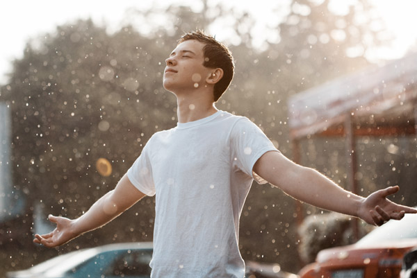 Gençlik, Mutluluk ve Ümit / Eğitimci Yazar Ahmet Akay Azak