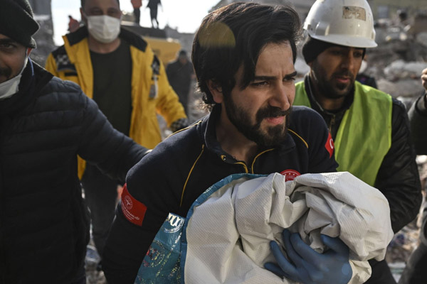 Bizim İçin Deprem “Şahit Olanın Duygudaşlığı…” / Klinik Psikolog Huriye Tak