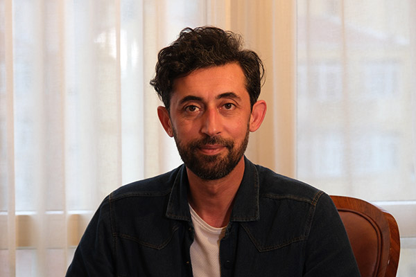 Mikrofonun Ardından Ekranın Önüne Mehmet Ercan'la Yol Hikâyesi