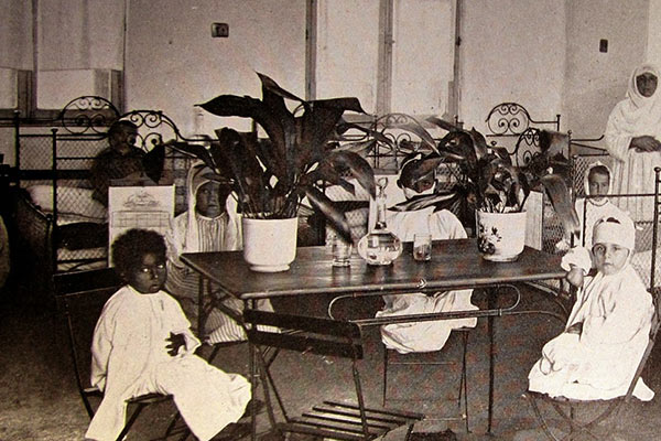 "Payitahtın Hassas Tebaası Çocuklar" II. Abdülhamid Dönemi Çocuk Sağlığı Politikaları / Dr. Gülbeyaz Küre